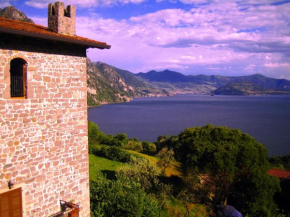 Гостиница Castello di Zorzino Iseo lake  Рива-Ди-Сольто